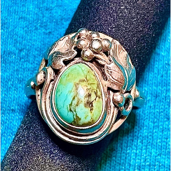 Vintage: Native American Navajo, Artesian, Turquoise Silver ring. Size 8 - Picture 2 of 5